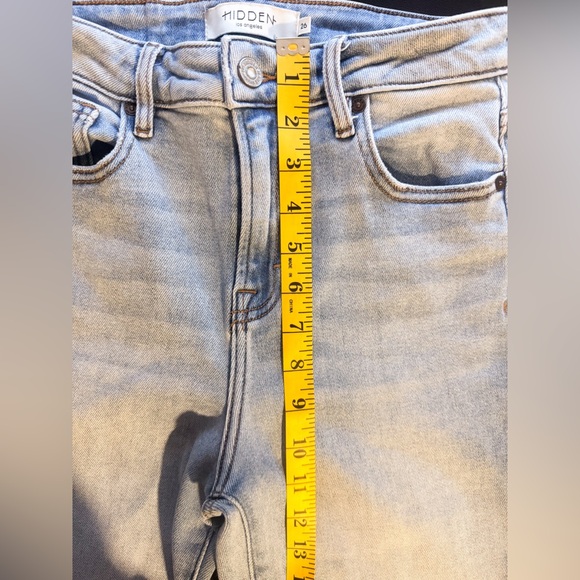Women’s HIDDEN Light Blue Cropped Jeans - Picture 5 of 5